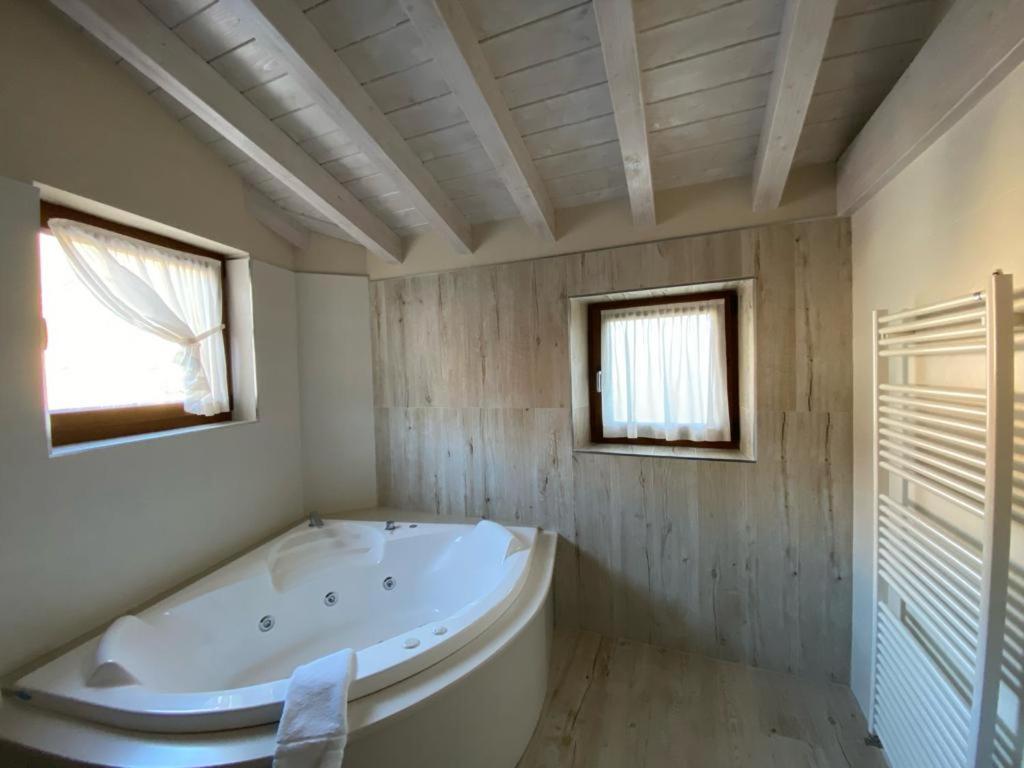 Picos De Europa Suites And Rooms Turieno Exterior photo
